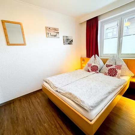 Bergfried Appartements - Ski In Ski Out, Inklusive Sommerkarte, Zentral Mit Ausblick Ueber Kaprun Exterior photo