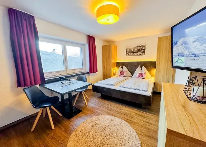 Bergfried Appartements - Ski In Ski Out, Inklusive Sommerkarte, Zentral Mit Ausblick Ueber Kaprun