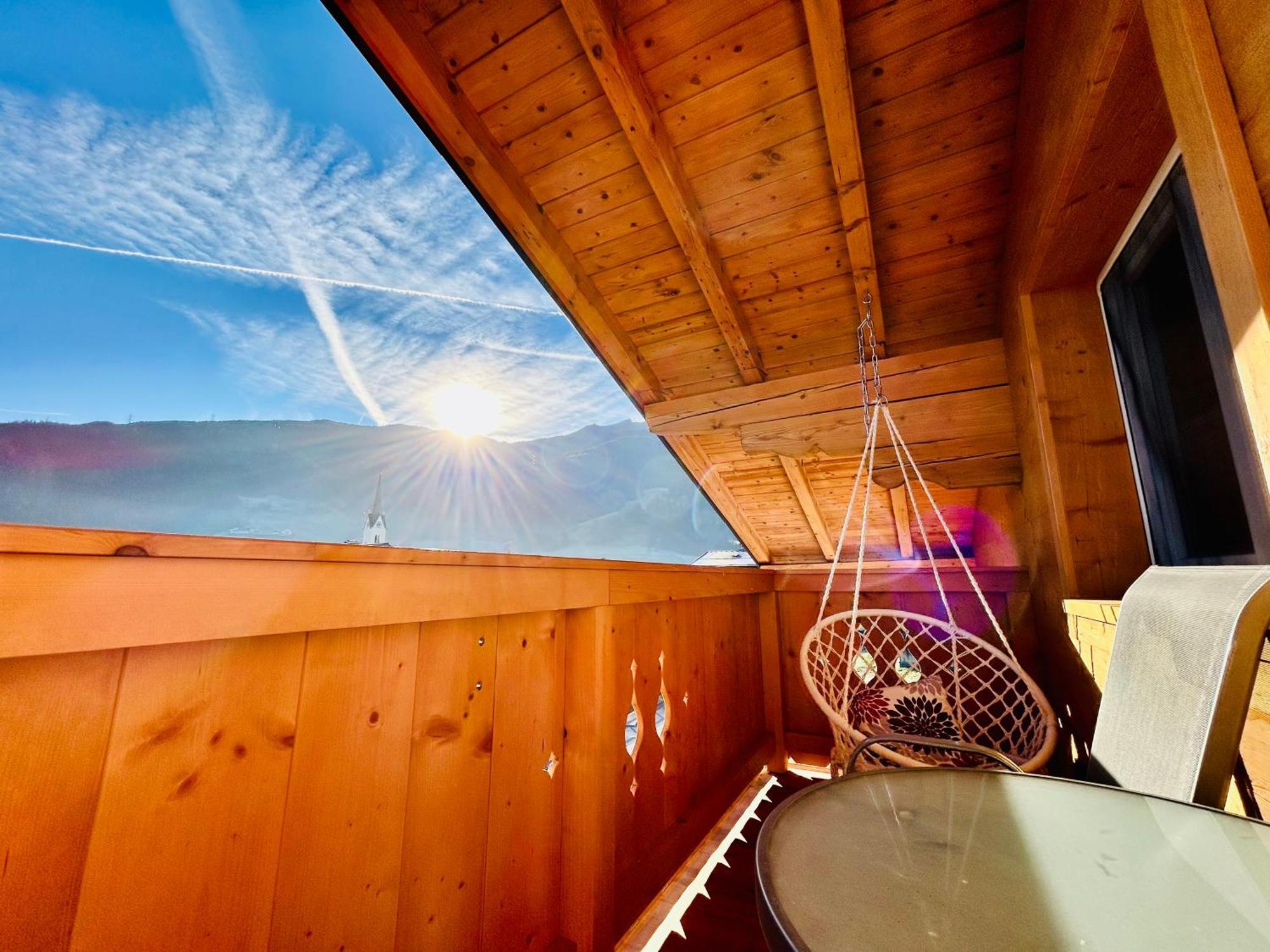 Apartment Bergfried - In Out, Inklusive Sommerkarte, Zentral Mit Ausblick Ueber Kaprun